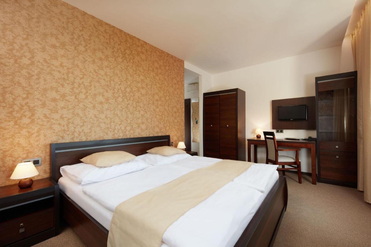 Hotel Slunny Dvur Jeseník Exteriör bild