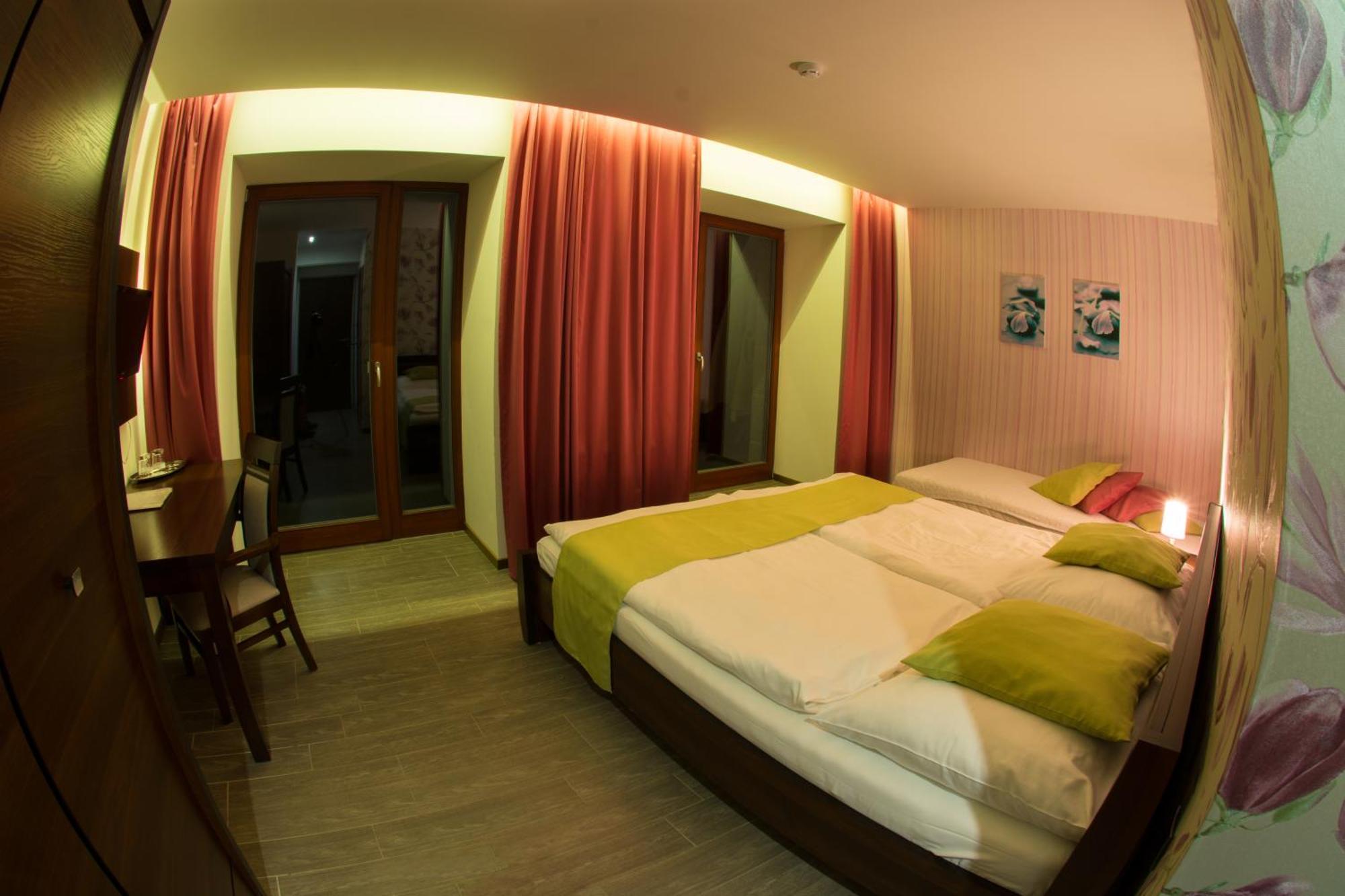 Hotel Slunny Dvur Jeseník Rum bild